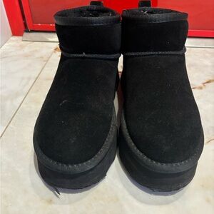 Black Ultra Mini Platform Uggs